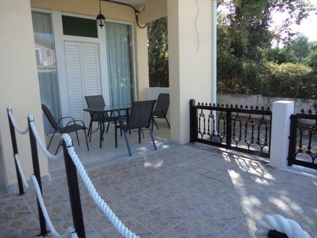 Katerina Apartments Near The Sea Agios Sostis  Екстериор снимка